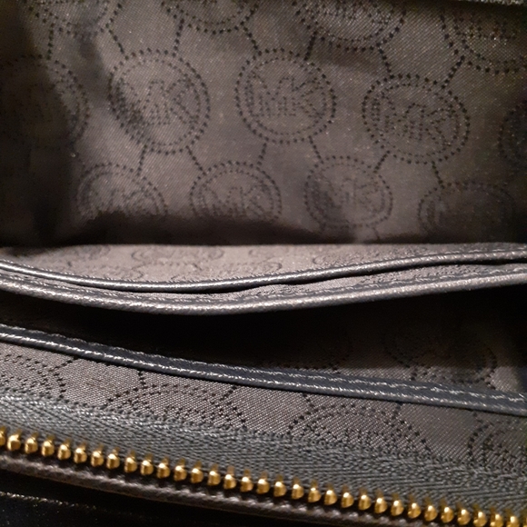 MICHEAL KORS LEATHER WALLET - Picture 7 of 10